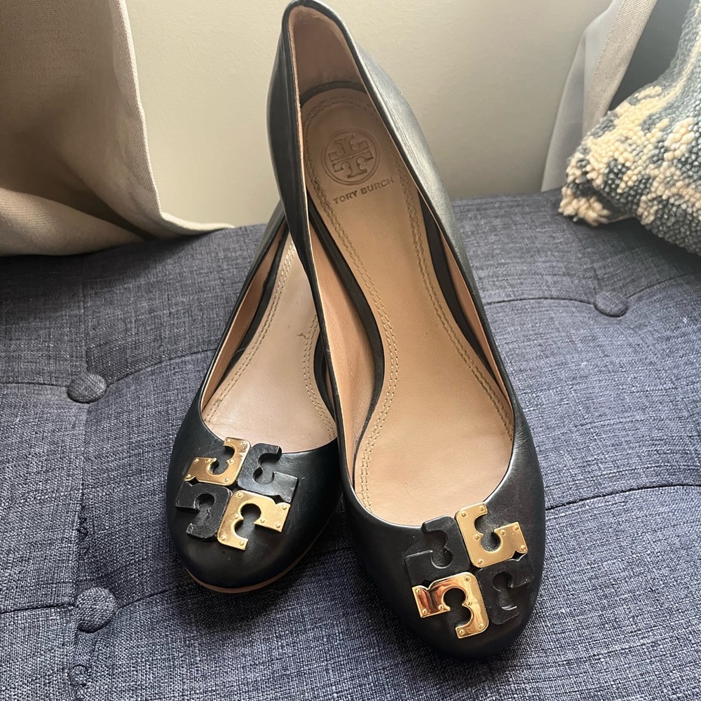 Tory Burch Black Shoe with Gold Logo